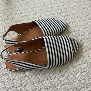 Open toed sandals